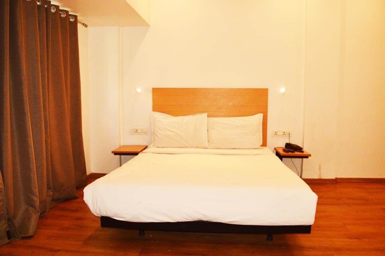 Hotel Orient Avenue Nagpur Bagian luar foto