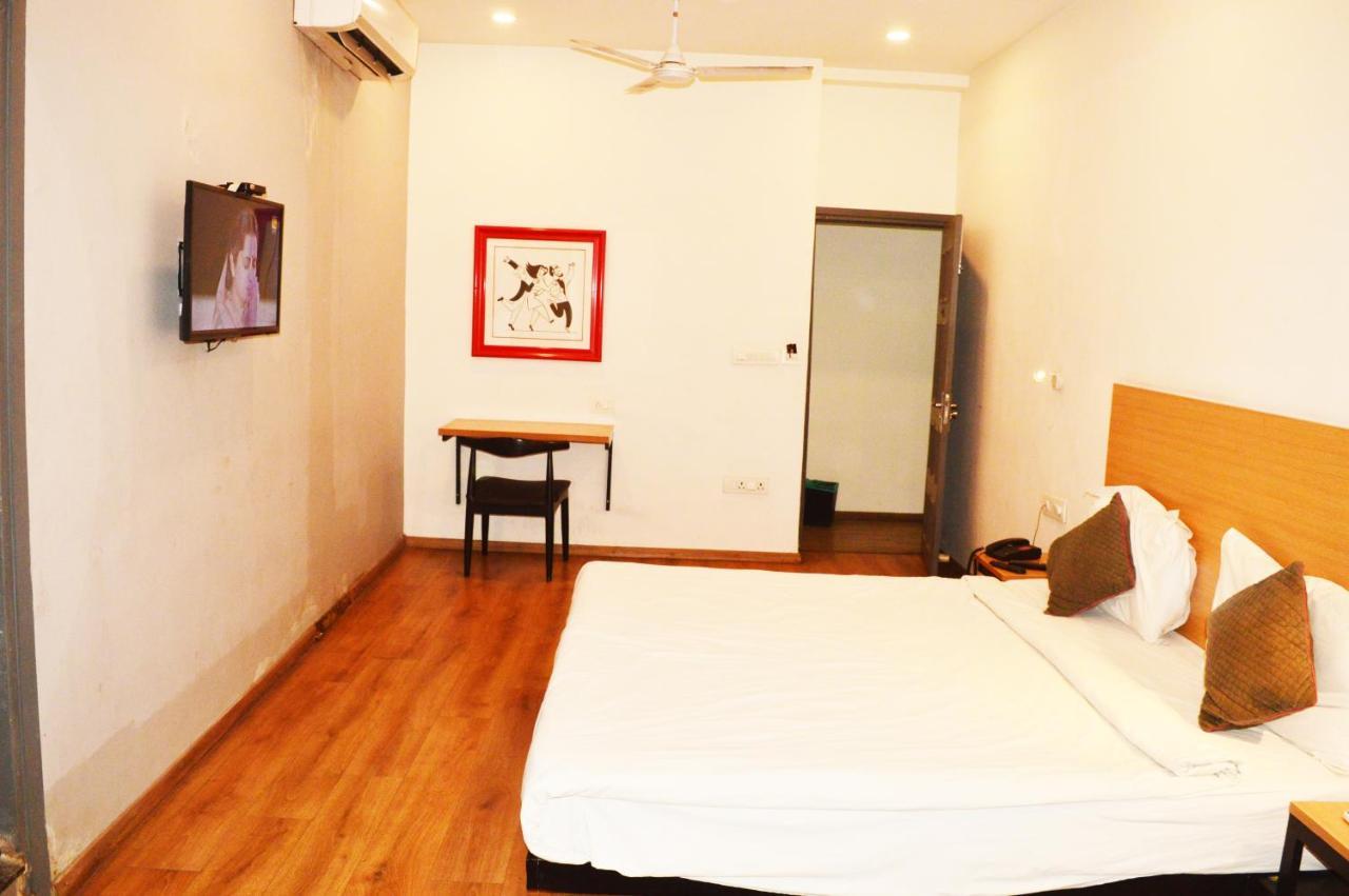Hotel Orient Avenue Nagpur Bagian luar foto