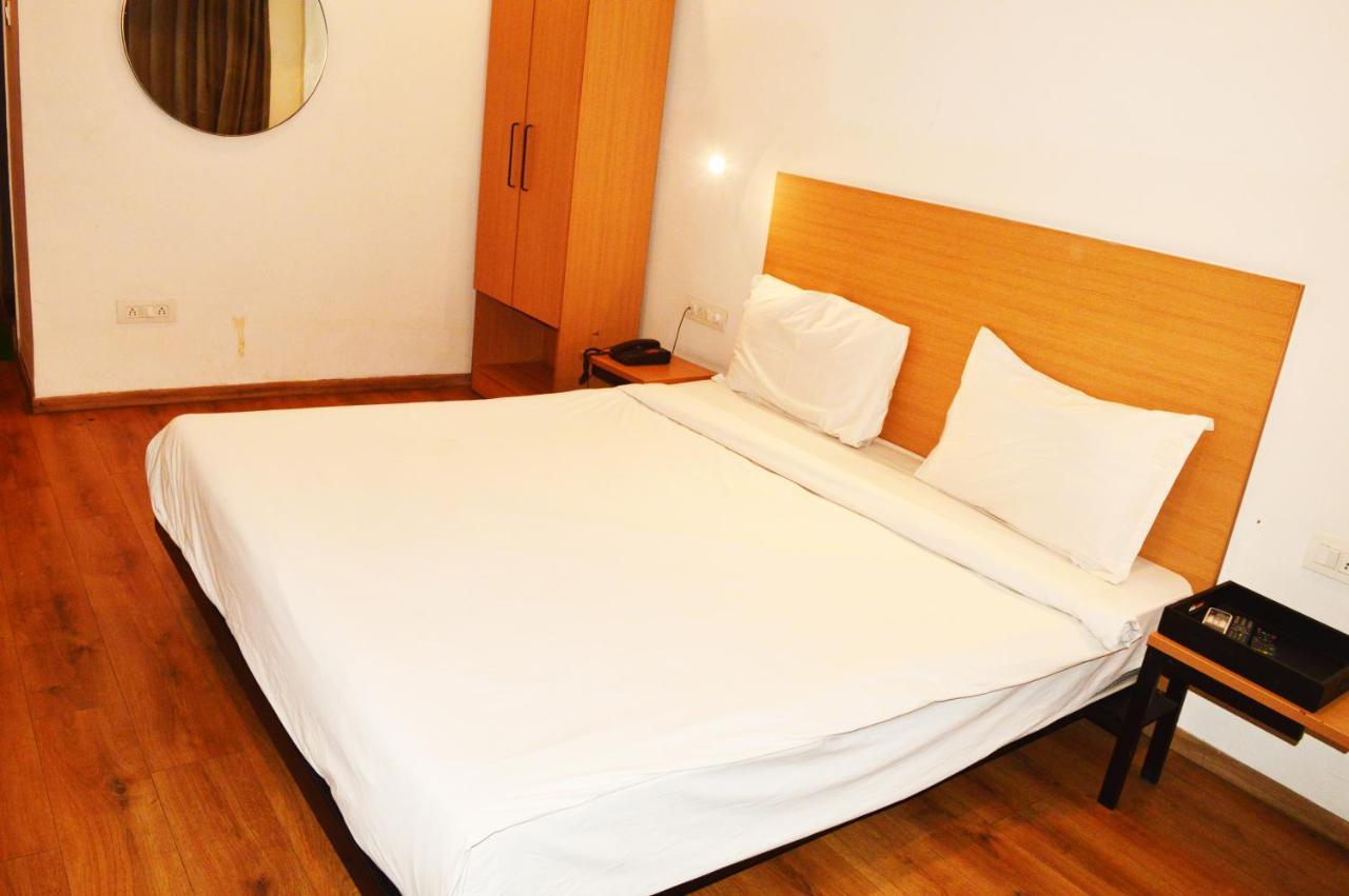 Hotel Orient Avenue Nagpur Bagian luar foto